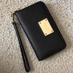 Michael Kors Wallet Wristlet